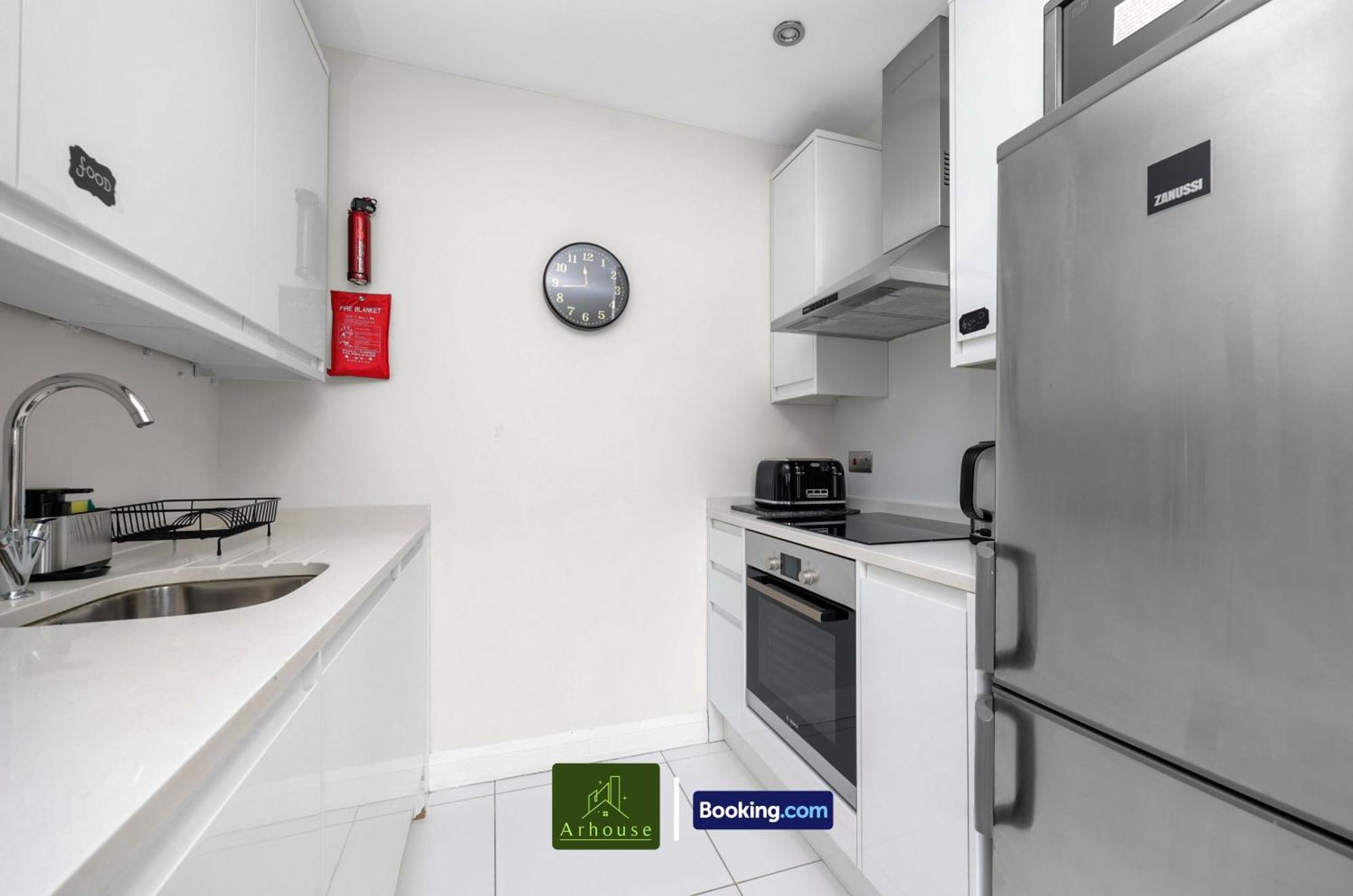 Two Bedroom By Arhouse Short Lets & Serviced Shoreditch With Free Wifi *