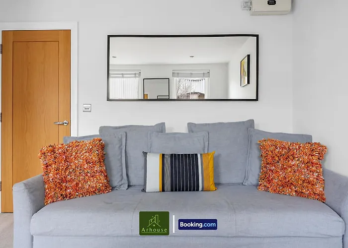 Two Bedroom Apartment By Arhouse Apartments Short Lets & Serviced Accommodation Shoreditch With Free Wifi