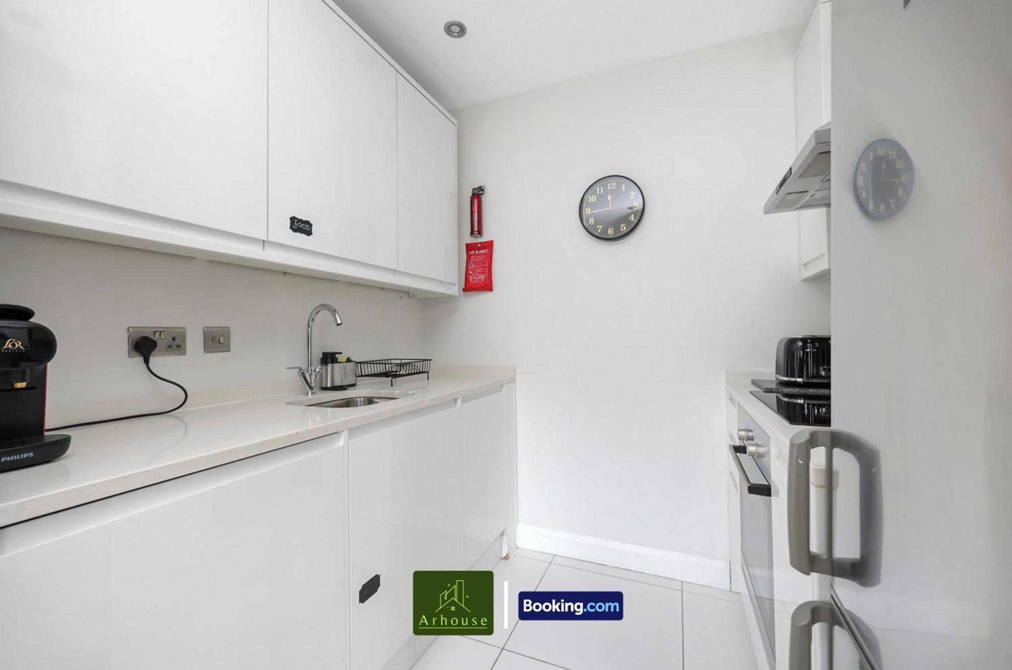 Appartamento Two Bedroom By Arhouse Short Lets & Serviced Shoreditch With Free Wifi Londra